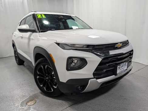 Used 2021 Chevrolet TrailBlazer LT FWD image 2