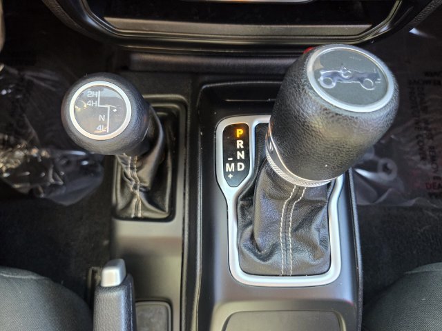 Used 2020 Jeep Wrangler Unlimited Sahara AWD/4WD image 28