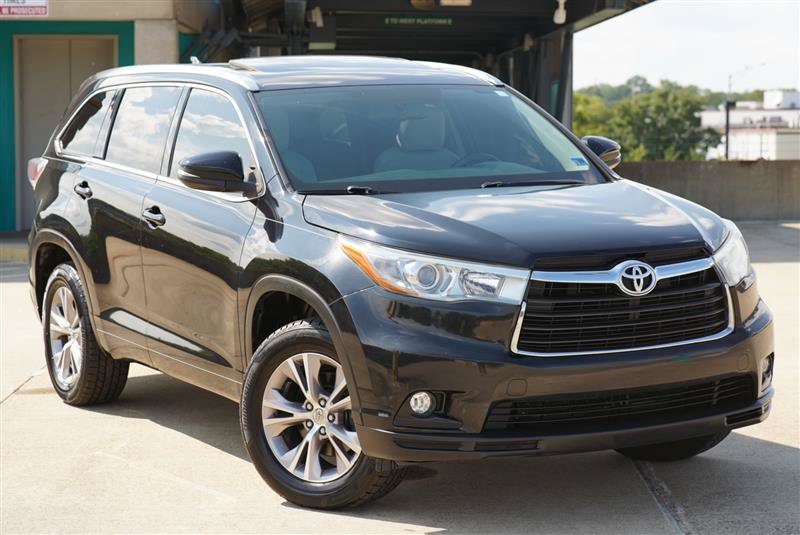 Used 2015 Toyota Highlander XLE FWD image 8