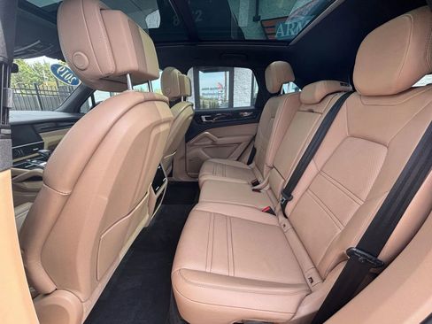 Used 2019 Porsche Cayenne image 50