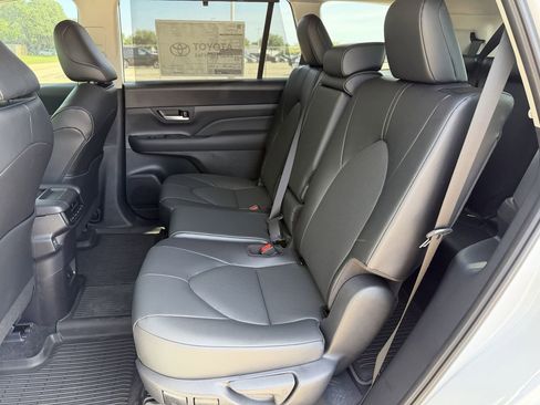 New 2026 Toyota Grand Highlander AWD image 25