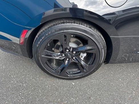 Used 2023 Chevrolet Camaro LT w/ Technology Package image 7