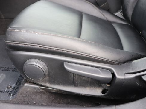 Used 2024 MAZDA MAZDA3 s image 43