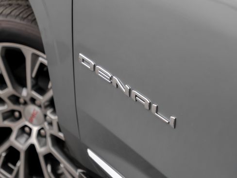 New 2026 GMC Yukon XL Denali image 5