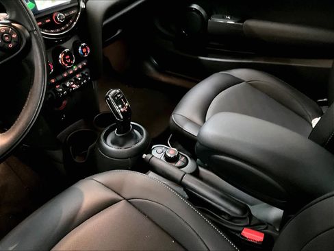 Used 2020 MINI Cooper 2-Door Hardtop image 19