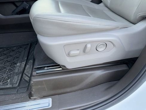 Used 2025 Chevrolet Silverado 3500 LTZ w/ LTZ Convenience Package image 40