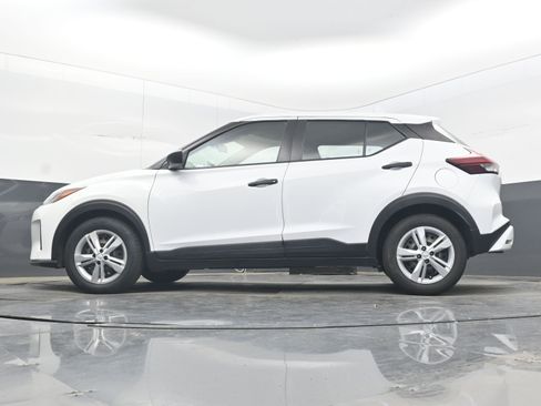 Used 2021 Nissan Kicks S FWD image 25