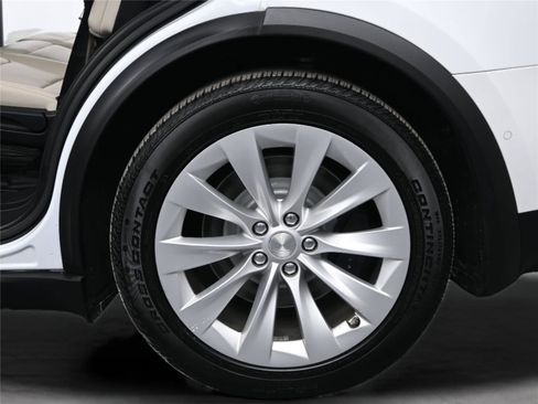Used 2018 Tesla Model X P100D image 16