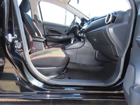 Used 2024 Nissan Versa SR FWD image 17