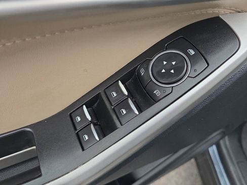 Used 2022 Ford Explorer XLT w/ Equipment Group 202A image 12