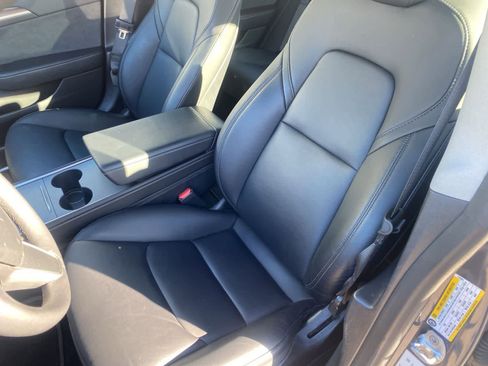 Used 2022 Tesla Model 3 image 12