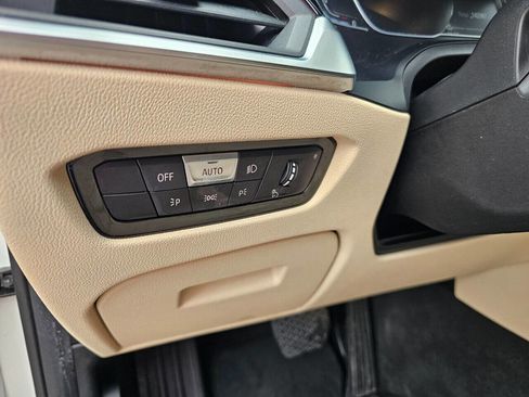 Used 2021 BMW 330i xDrive Sedan w/ Convenience Package image 14