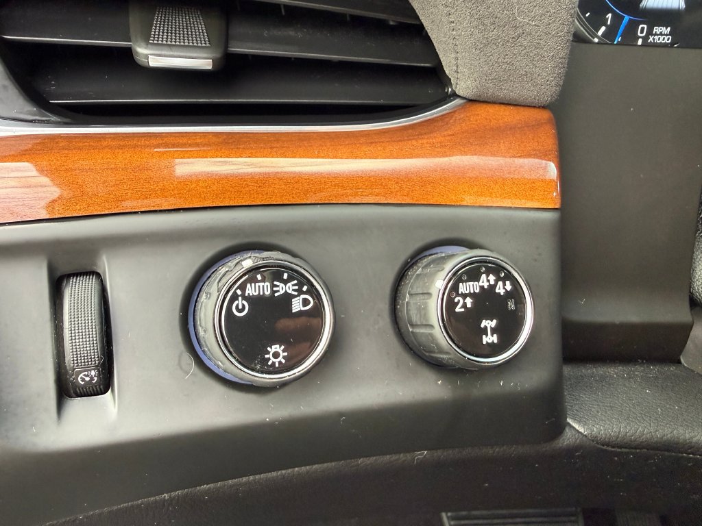 Used 2019 Cadillac Escalade ESV Luxury AWD/4WD image 21