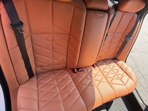 Used 2019 BMW 740i image 8