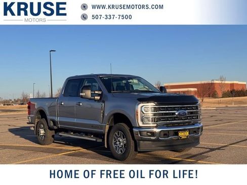Used 2024 Ford F350 Lariat image 1