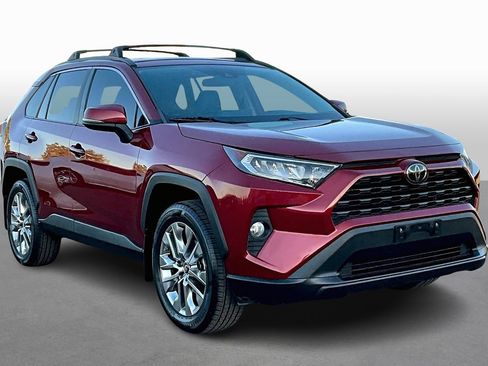 Used 2019 Toyota RAV4 XLE Premium image 10