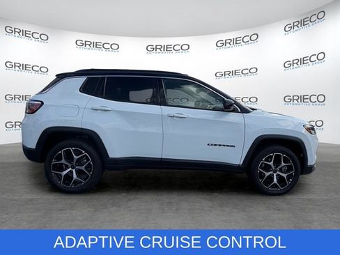 Used 2025 Jeep Compass Limited AWD/4WD image 8