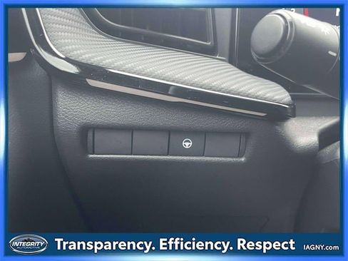 Certified 2025 Nissan Kicks SR image 20