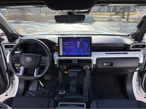 Used 2024 Toyota Tacoma TRD Off-Road image 4