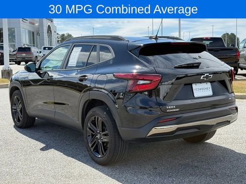 Used 2024 Chevrolet Trax ACTIV image 4