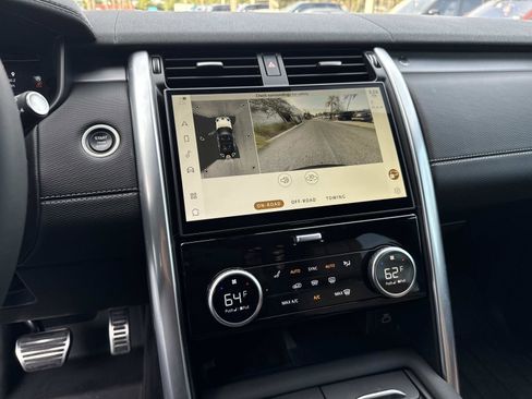 Used 2024 Land Rover Discovery Dynamic SE image 26