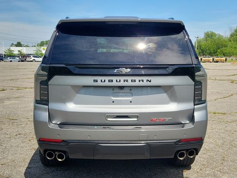 Used 2025 Chevrolet Suburban RST w/ Comfort Package AWD/4WD image 6