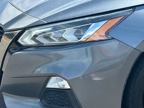Used 2020 Nissan Altima 2.5 SR FWD image 11
