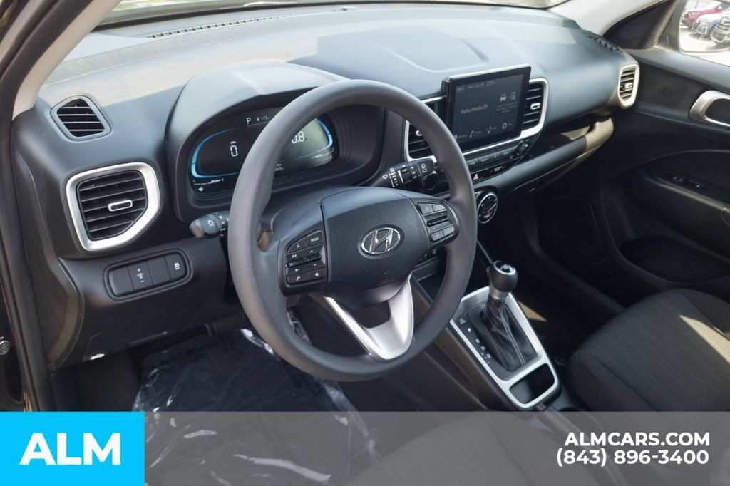 Certified 2026 Hyundai Venue SE FWD image 14