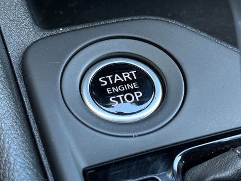 Used 2025 Nissan Sentra S image 17