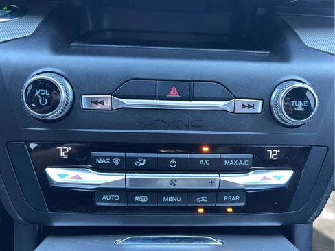 Used 2020 Ford Explorer XLT w/ Equipment Group 202A image 22