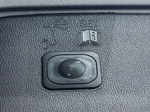Used 2015 Ford Escape Titanium FWD image 30