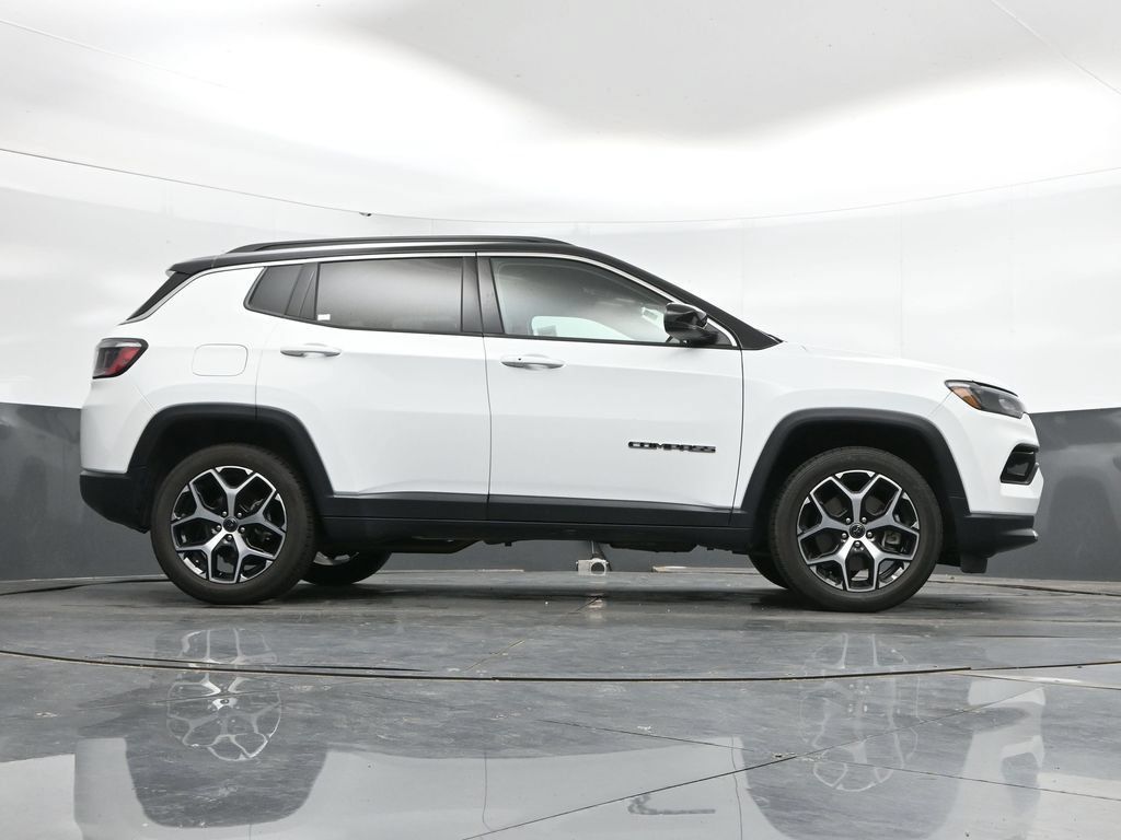 Used 2025 Jeep Compass Limited AWD/4WD image 42