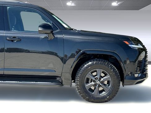 Certified 2026 Lexus LX 700h Overtrail image 32