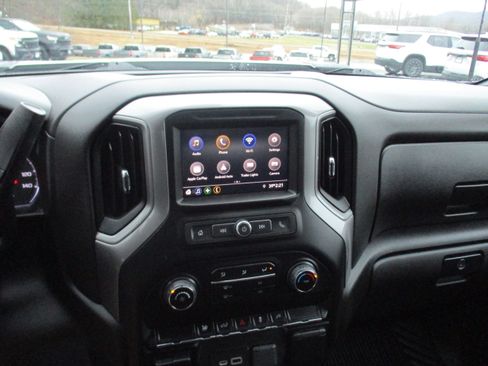 Certified 2022 Chevrolet Silverado 2500 Custom w/ Custom Value Package AWD/4WD image 15