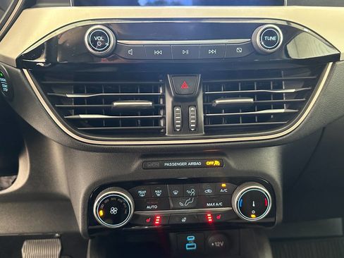 Used 2022 Ford Escape SE w/ Cold Weather Package image 31