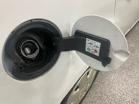 Used 2018 Ford Focus S image 27