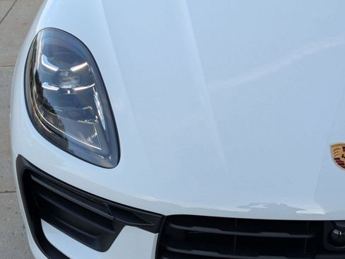 Certified 2026 Porsche Macan AWD/4WD image 12
