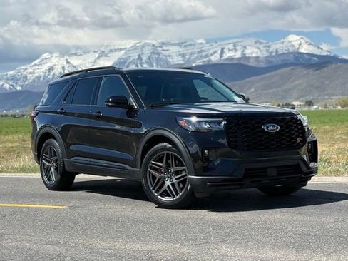 Used 2025 Ford Explorer ST AWD/4WD image 1