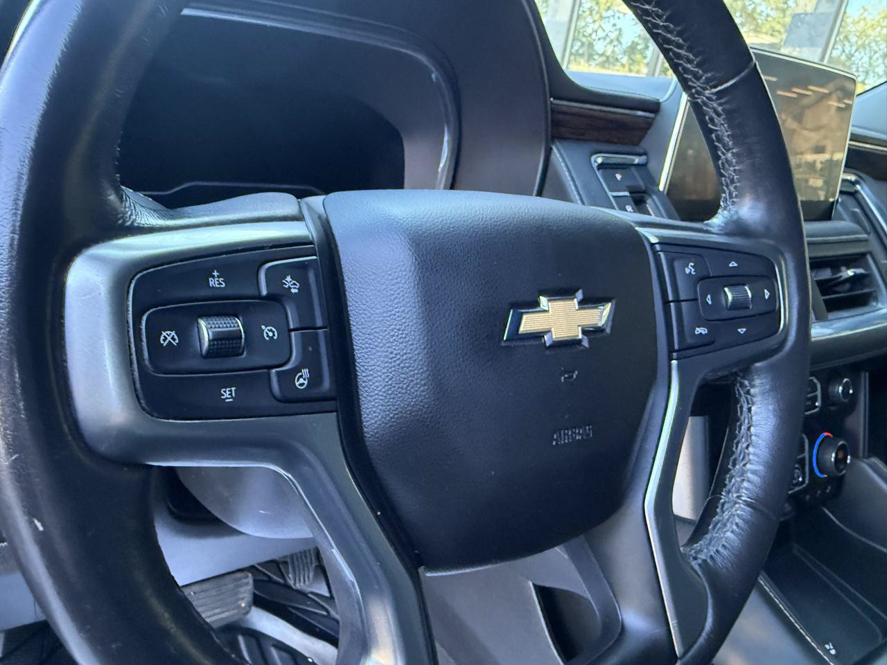 Used 2022 Chevrolet Suburban Premier AWD/4WD image 34