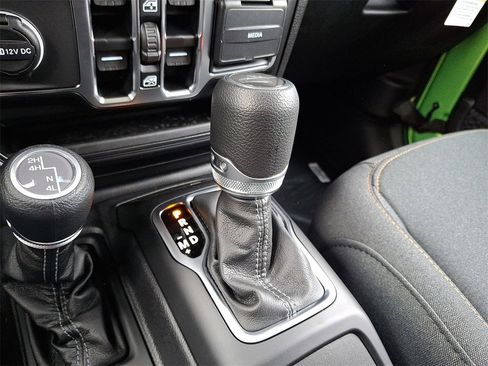 New 2025 Jeep Gladiator Sport image 9