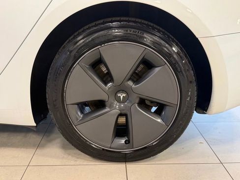 Used 2023 Tesla Model 3 Standard Range RWD image 40