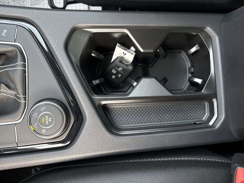 New 2026 Volkswagen Taos SEL image 38