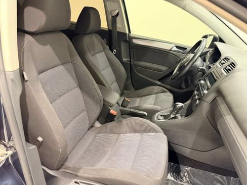 Used 2013 Volkswagen Golf 4-Door FWD image 38