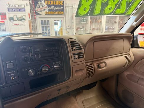 Used 1998 Chevrolet Silverado 1500 2WD Extended Cab w/ Preferred Equipment Group 2 image 13