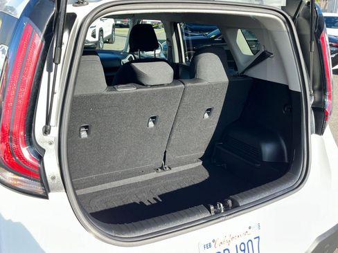 Used 2025 Kia Soul LX w/ LX Technology Package image 29