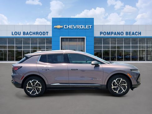 Used 2024 Chevrolet Equinox EV LT FWD image 2