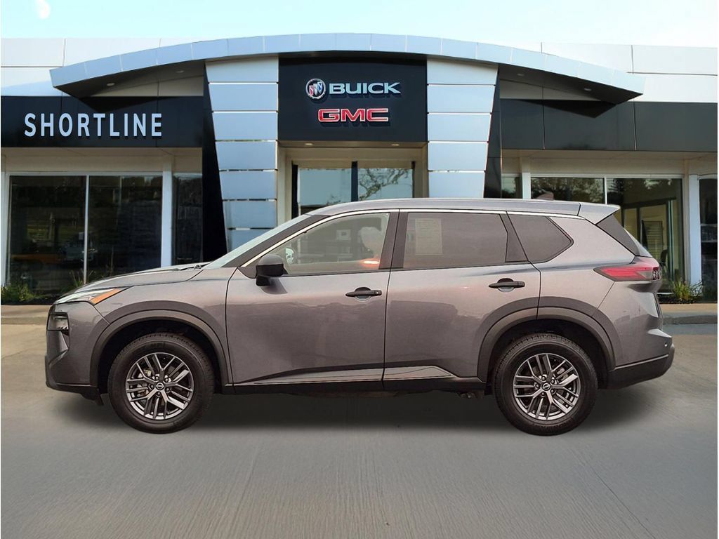 Used 2024 Nissan Rogue S AWD/4WD image 6