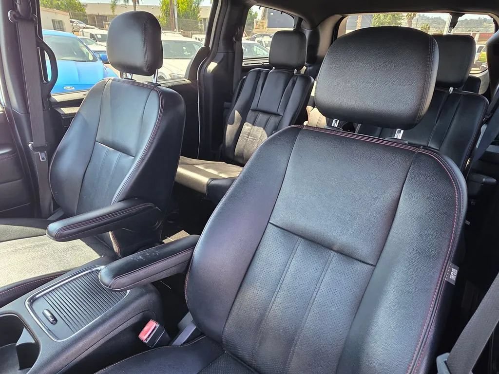 Used 2017 Dodge Grand Caravan GT FWD image 14