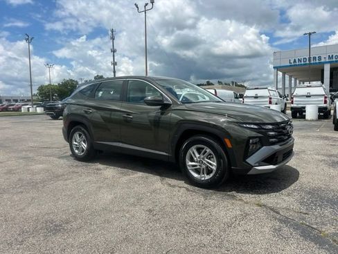 Used 2025 Hyundai Tucson SE FWD image 1