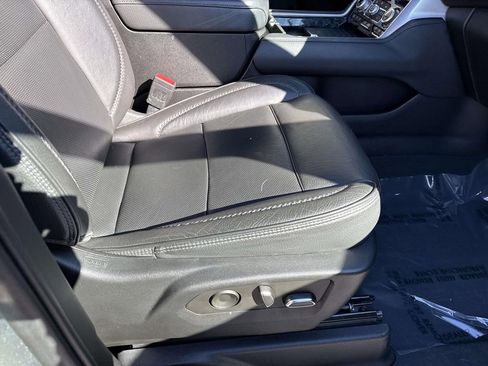 Used 2022 GMC Yukon Denali image 12